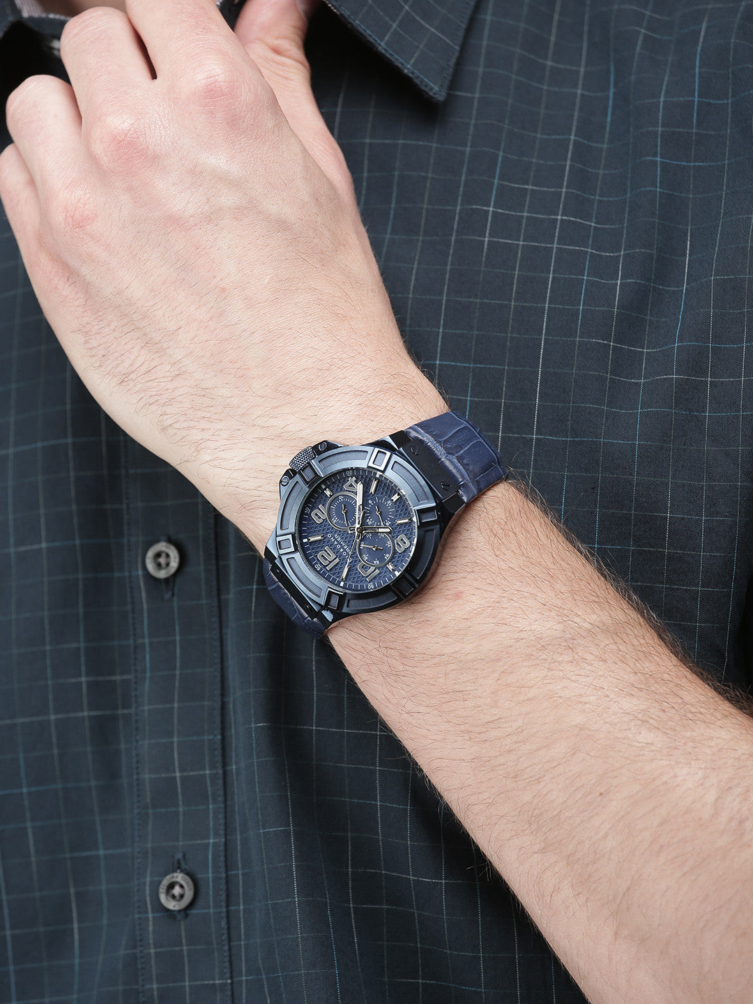 Men Blue Analogue Watch P1059-02