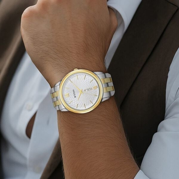 Titan Metal White Dial Analog with Day and Date Metal Strap watch for Men