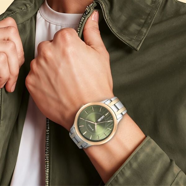 Titan Quartz Analog Green Dial Stainless Steel Strap Watch for Men