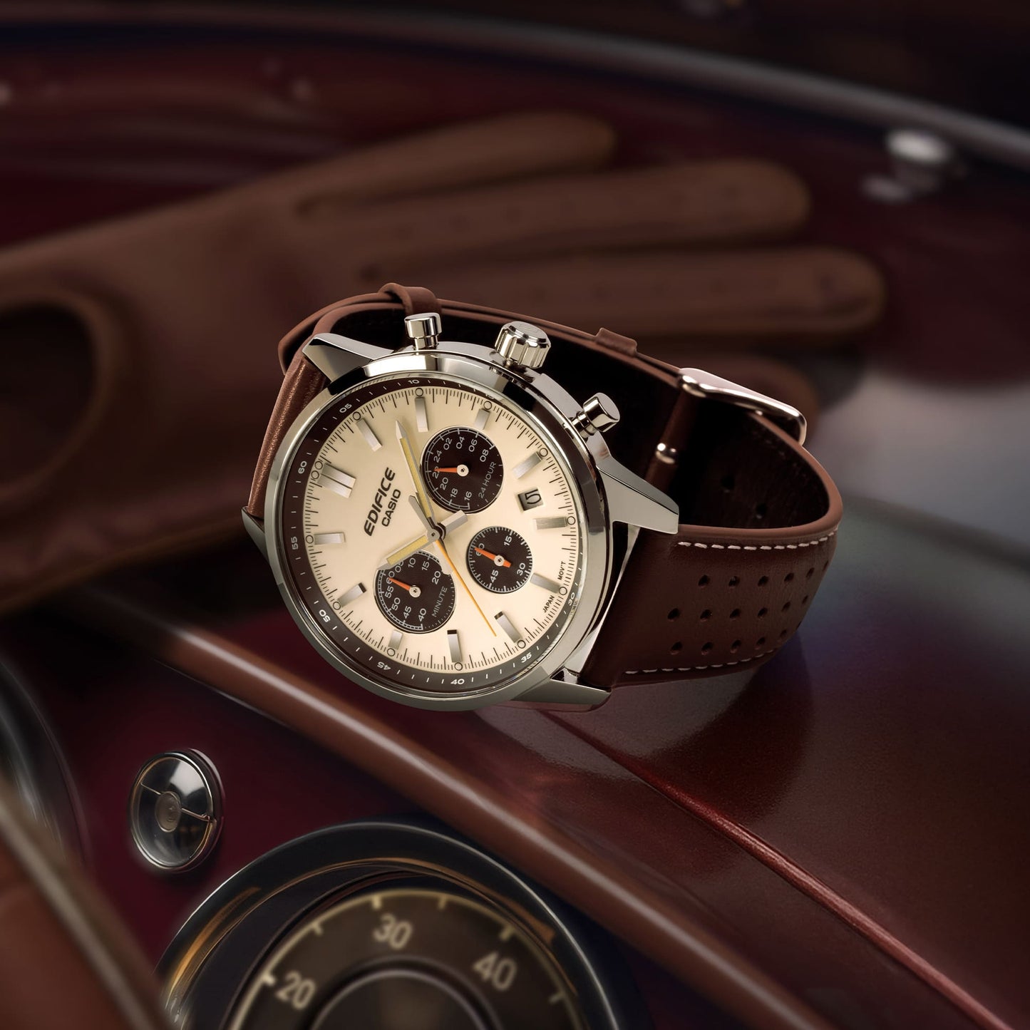 Standard Chronograph EFR-575L-7A (ED657)