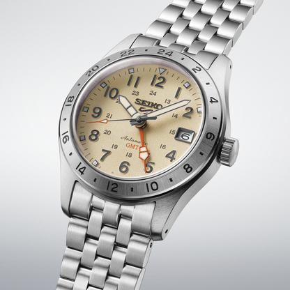 Seiko 5 Sports Field HDB002K1 lifestyle view